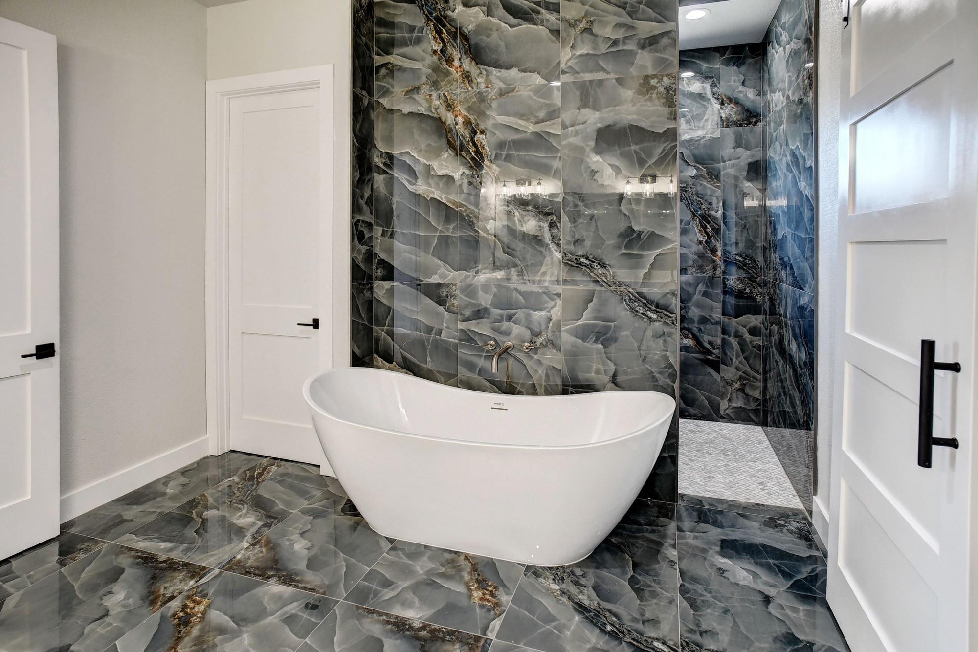 123 Lariat Ct, Bastrop, TX 78602