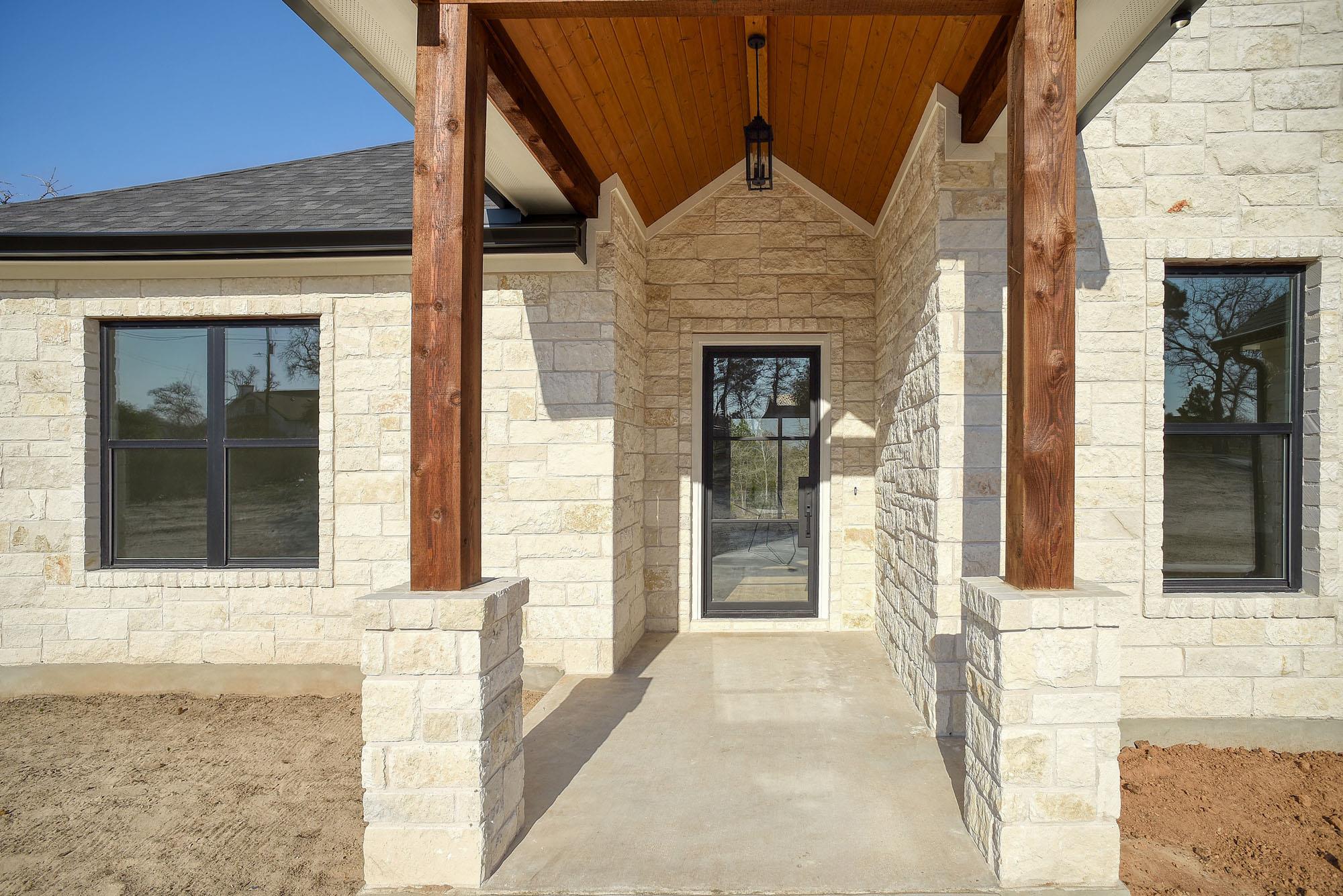 123 Lariat Ct, Bastrop, TX 78602