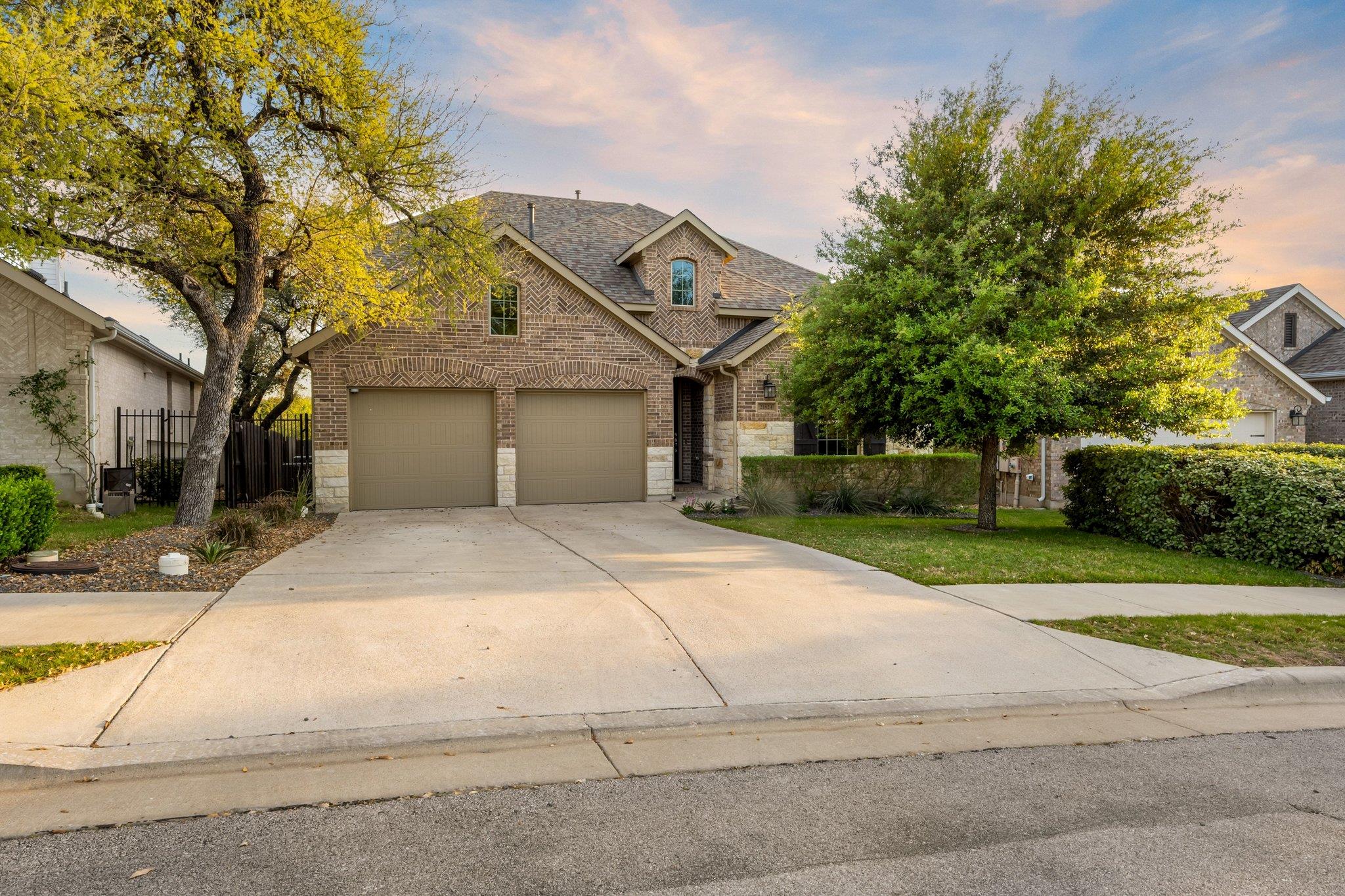 21824 Rock Wren Rd, Spicewood, TX 78669