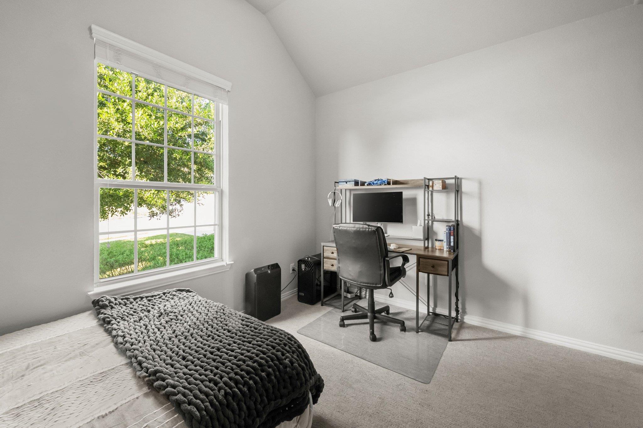 21824 Rock Wren Rd, Spicewood, TX 78669