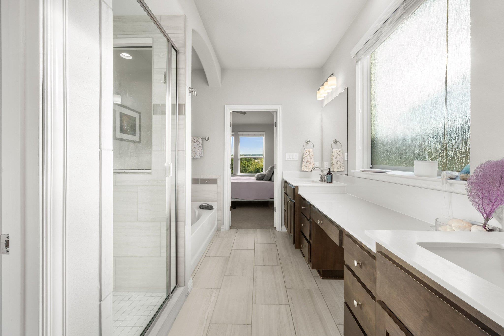 21824 Rock Wren Rd, Spicewood, TX 78669