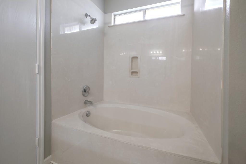 17901 Violet Ln, Elgin, TX 78621