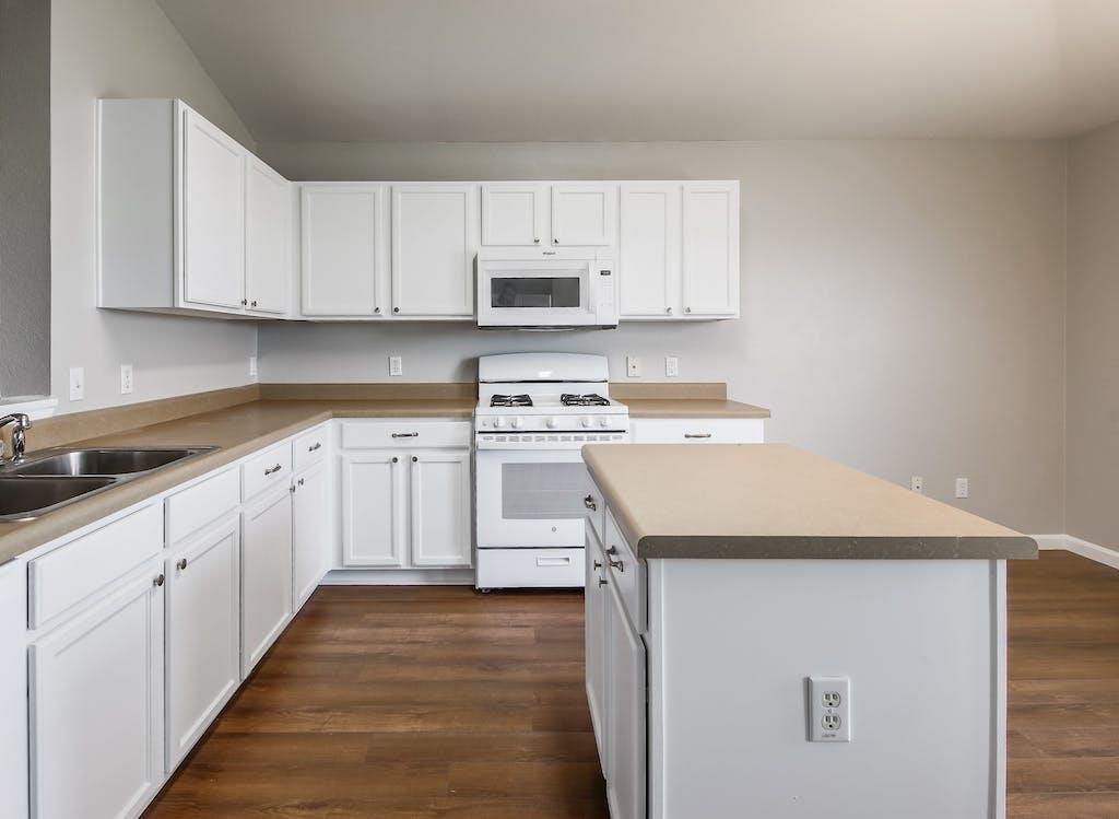 17901 Violet Ln, Elgin, TX 78621