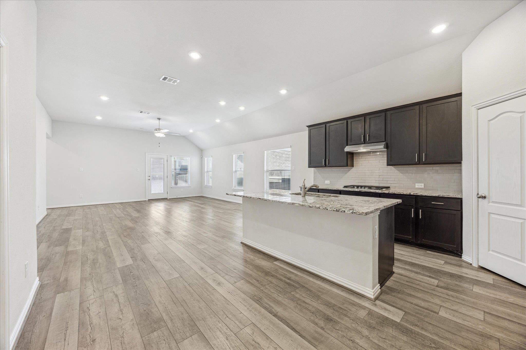 562 Leadtree Loop, Buda, TX 78610