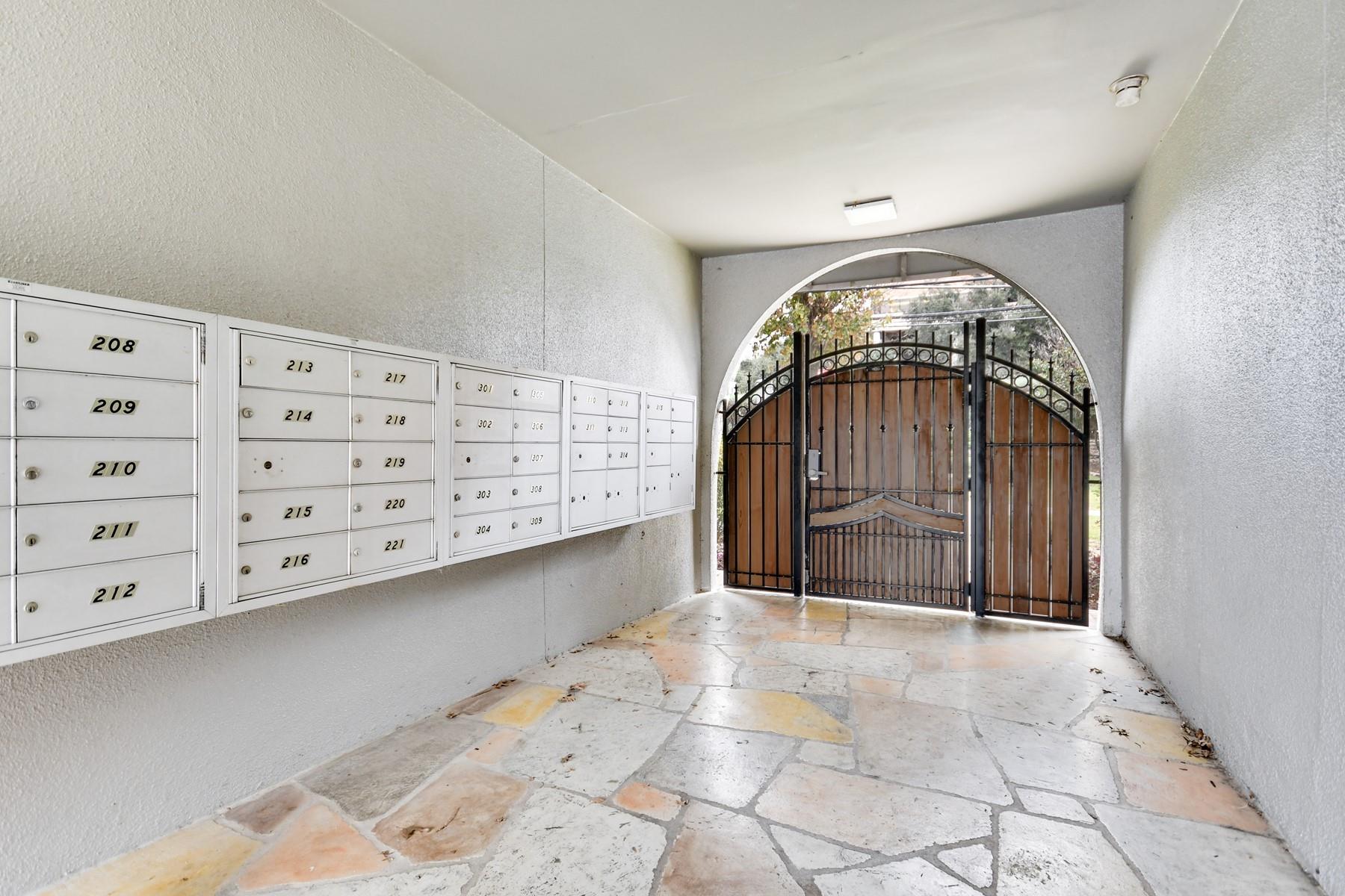 3110 Red River St # 221, Austin, TX 78705