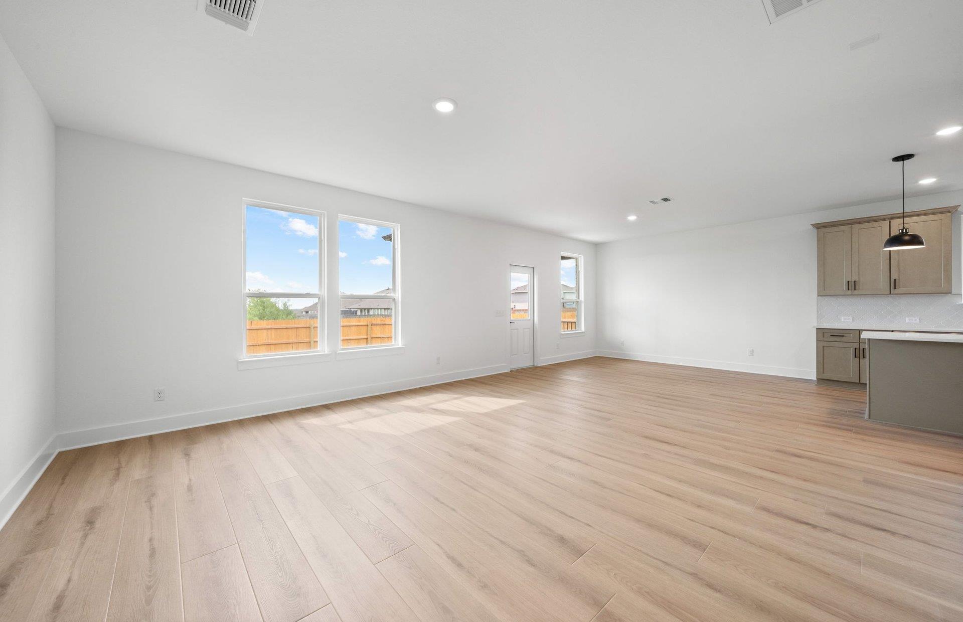 532 Tailwind Dr, Kyle, TX 78640