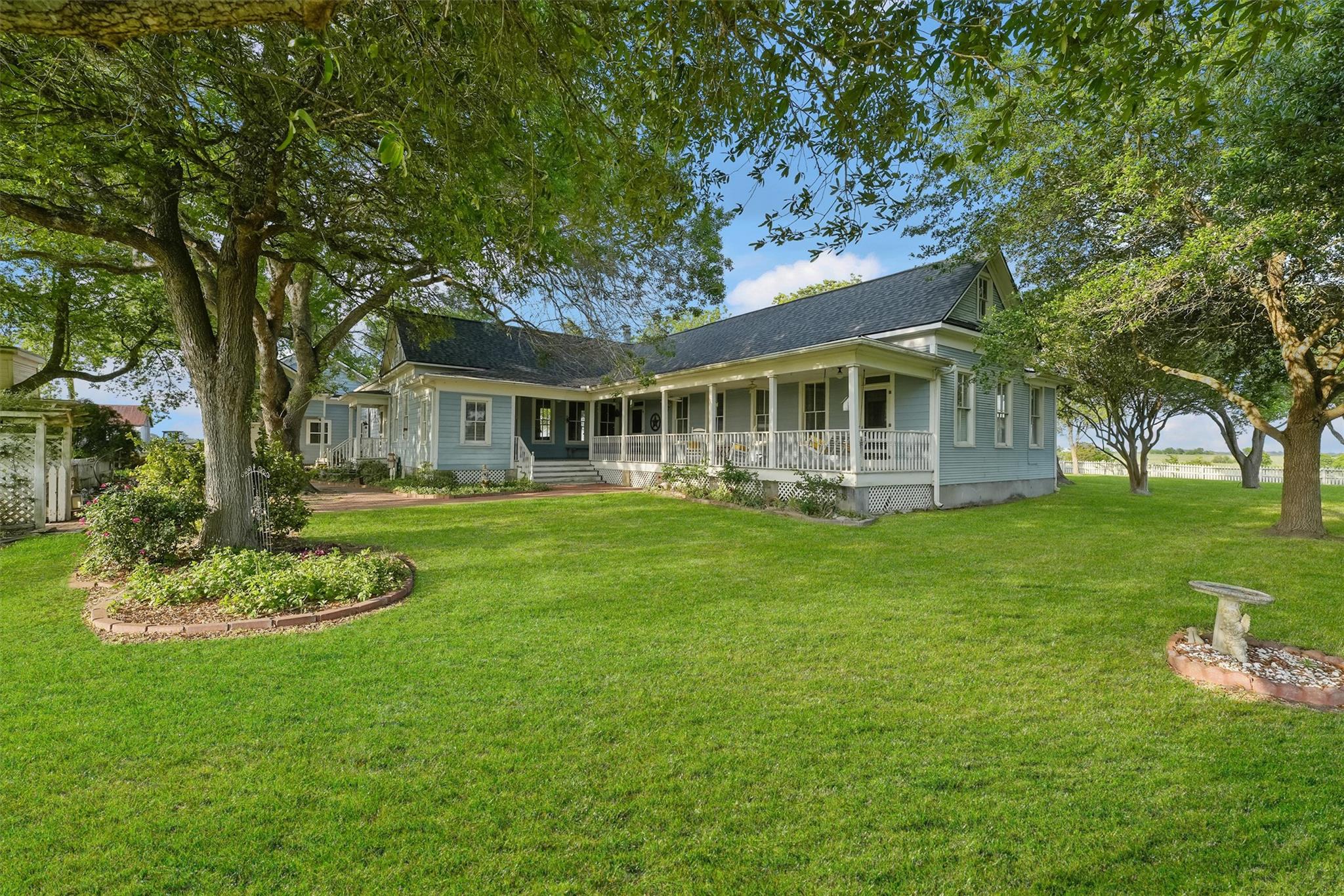 9058 Sam Houston Rd, Brenham, TX 77833