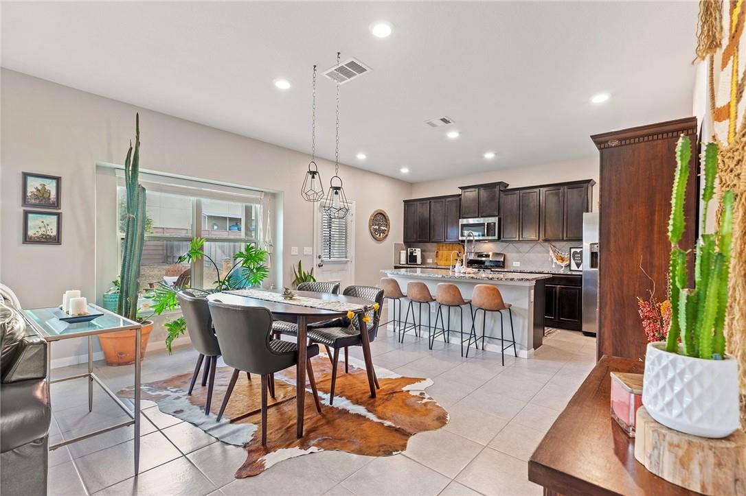 1009 Cadence Dr, Pflugerville, TX 78660