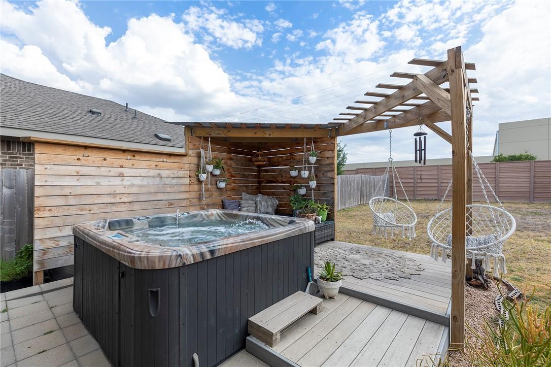 1009 Cadence Dr, Pflugerville, TX 78660