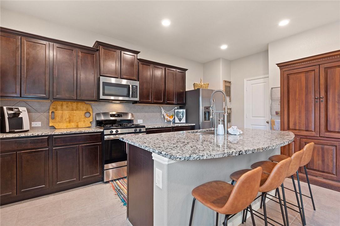 1009 Cadence Dr, Pflugerville, TX 78660