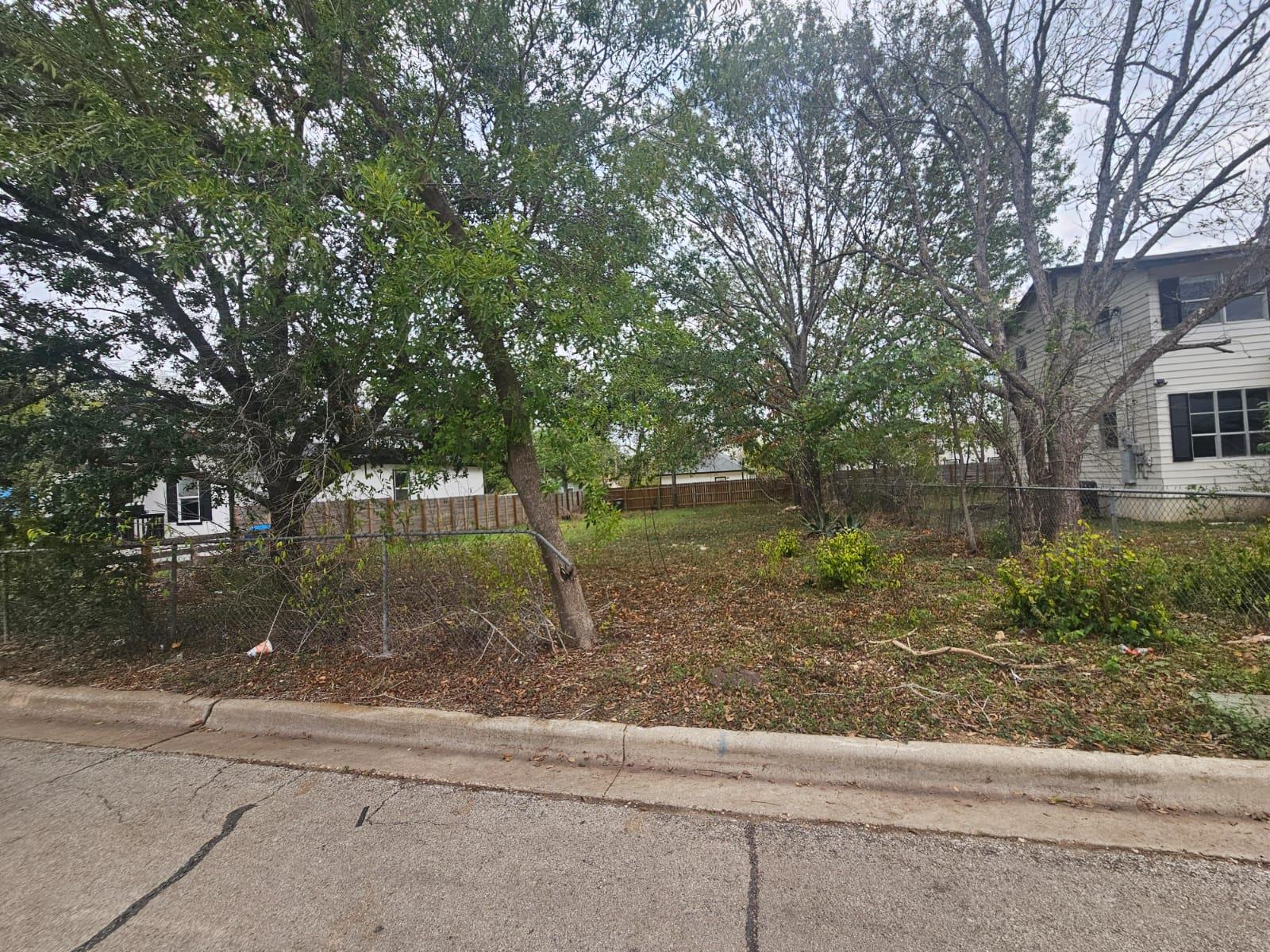 514 San Saba St, Lockhart, TX 78644