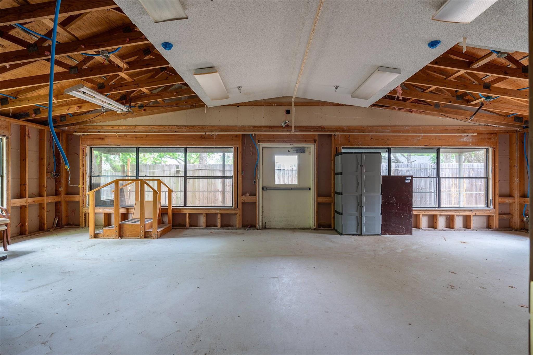 700 Dyer St, Rockdale, TX 76567