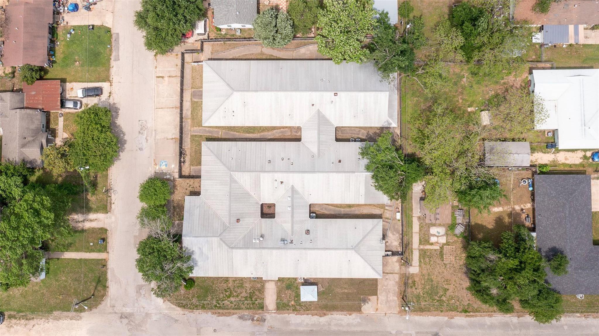 700 Dyer St, Rockdale, TX 76567