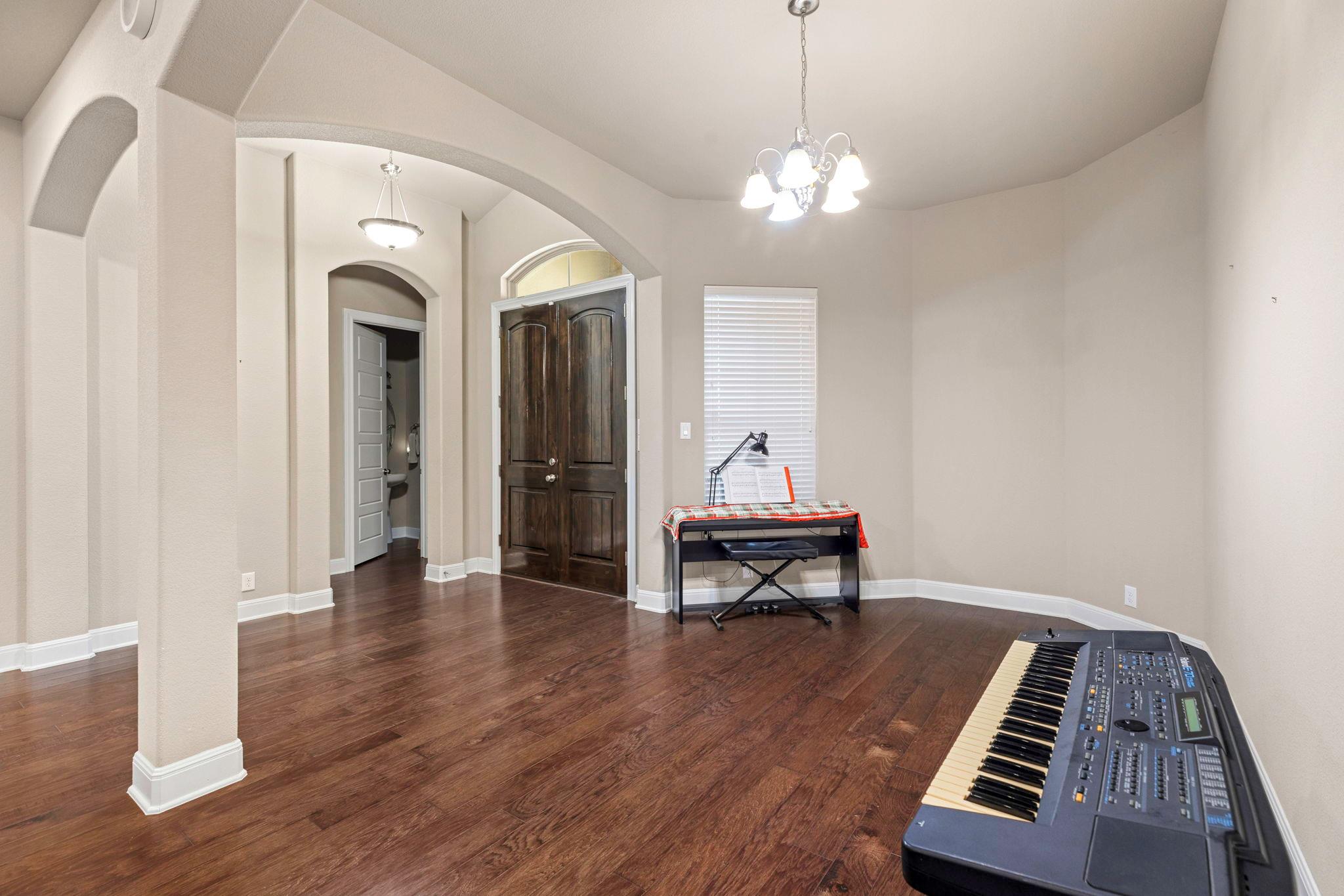 22409 Rock Wren Rd, Spicewood, TX 78669