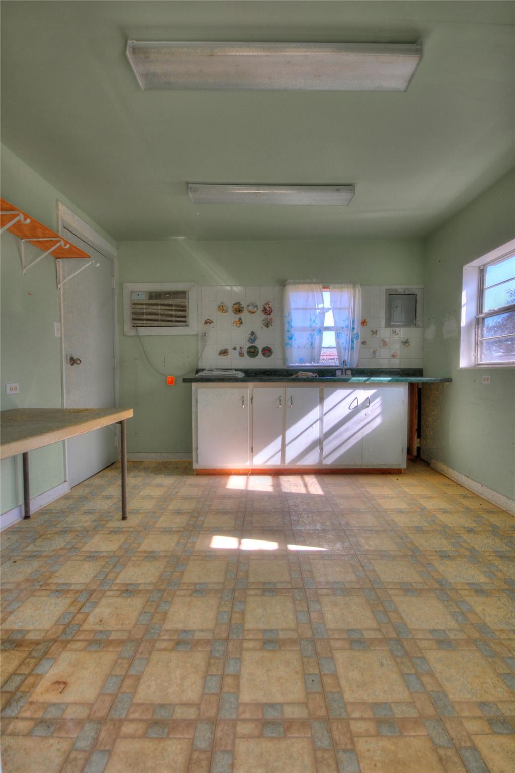 204 Lagitos Ln, Llano, TX 78643