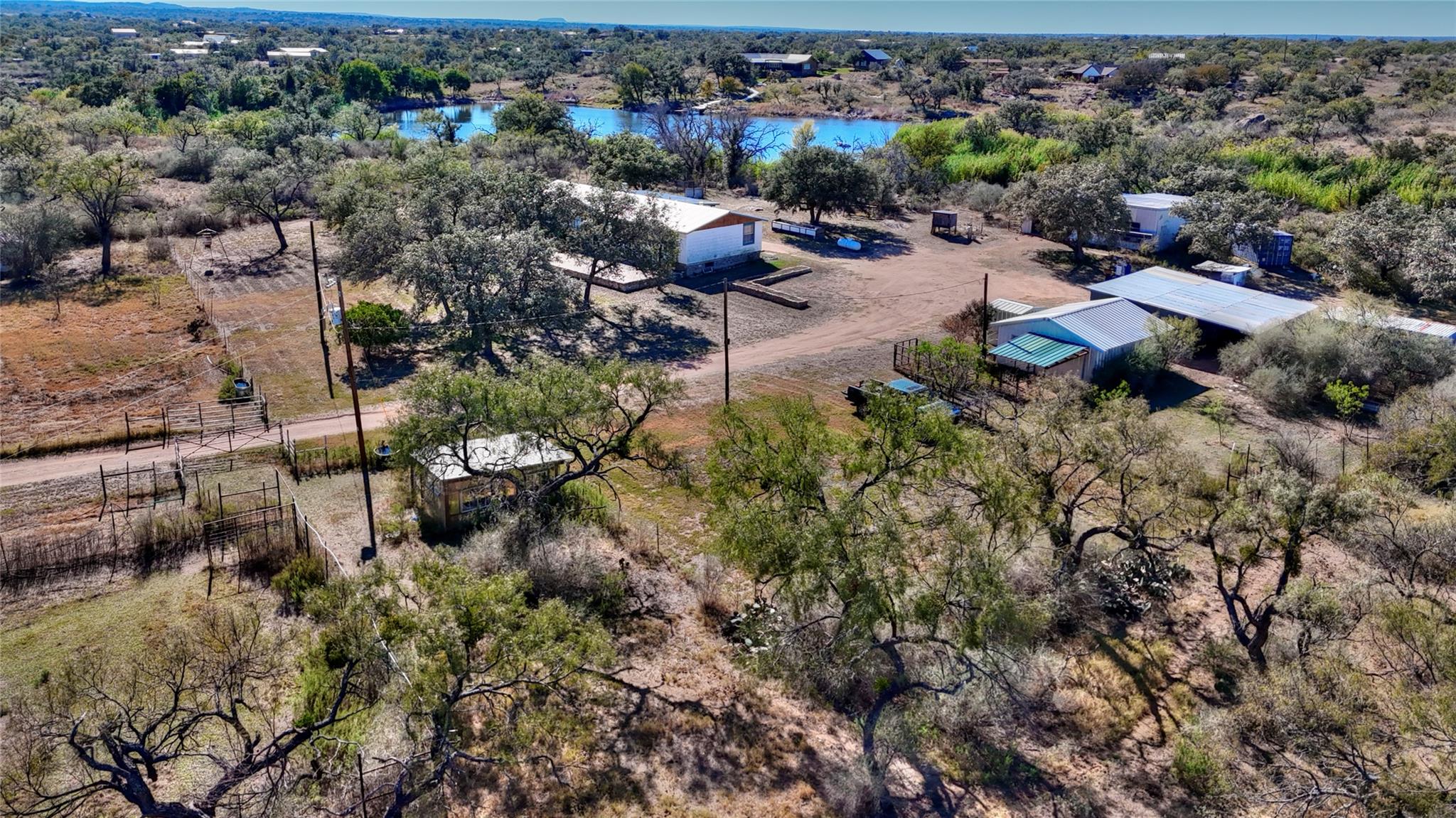 204 Lagitos Ln, Llano, TX 78643