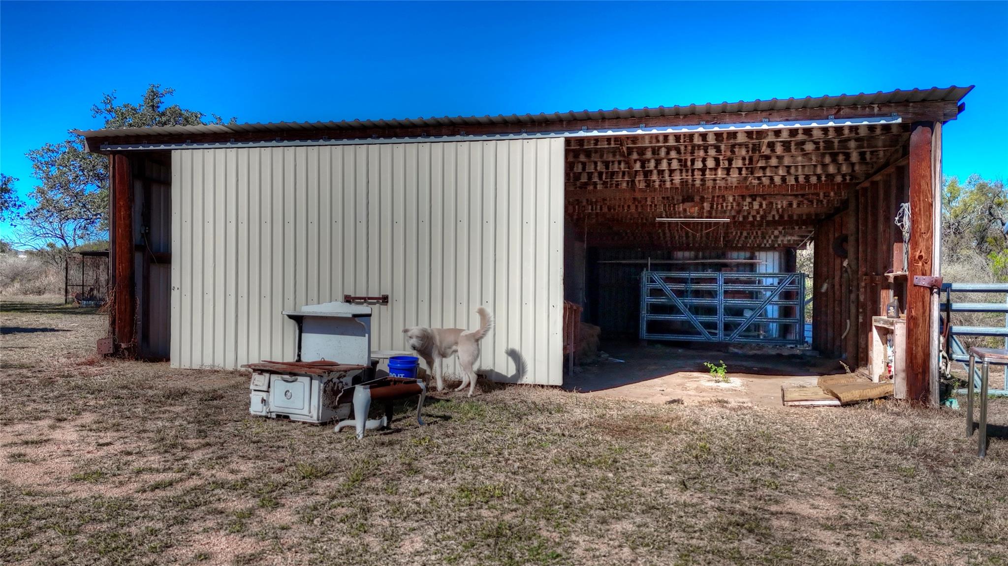 204 Lagitos Ln, Llano, TX 78643
