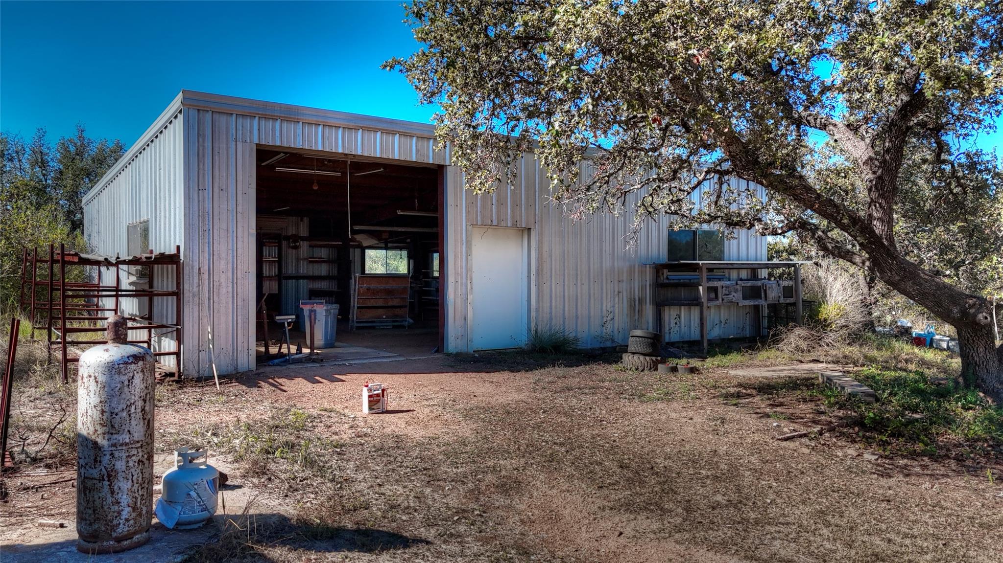 204 Lagitos Ln, Llano, TX 78643