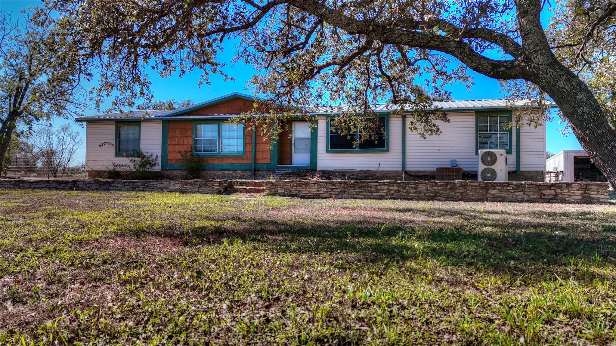 204 Lagitos Ln, Llano, TX 78643