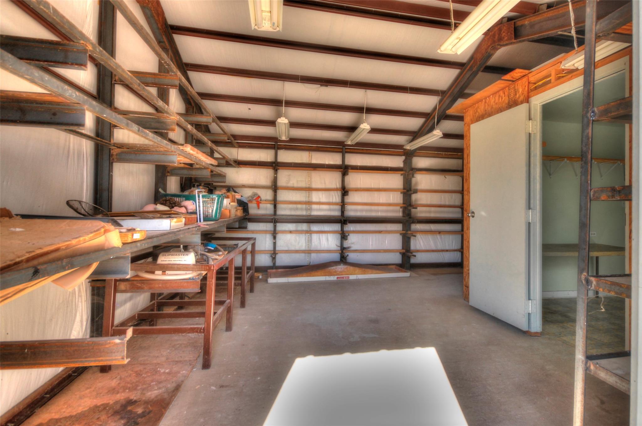 204 Lagitos Ln, Llano, TX 78643