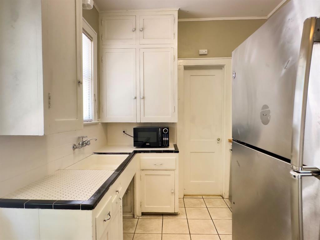 202 E 31st St # B, Austin, TX 78705