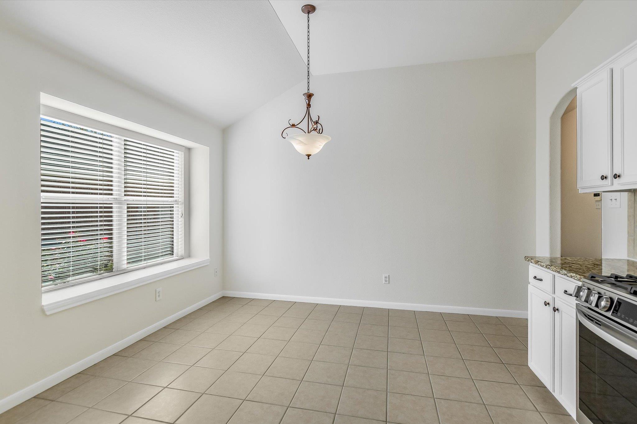 710 Ranier Ln, Round Rock, TX 78665