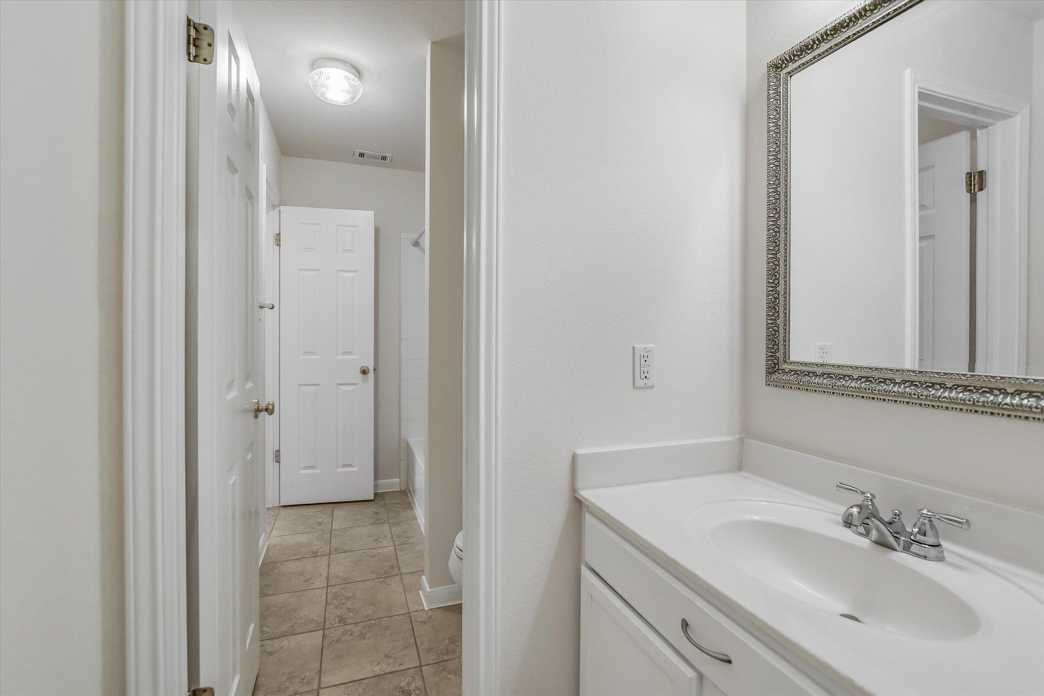 710 Ranier Ln, Round Rock, TX 78665