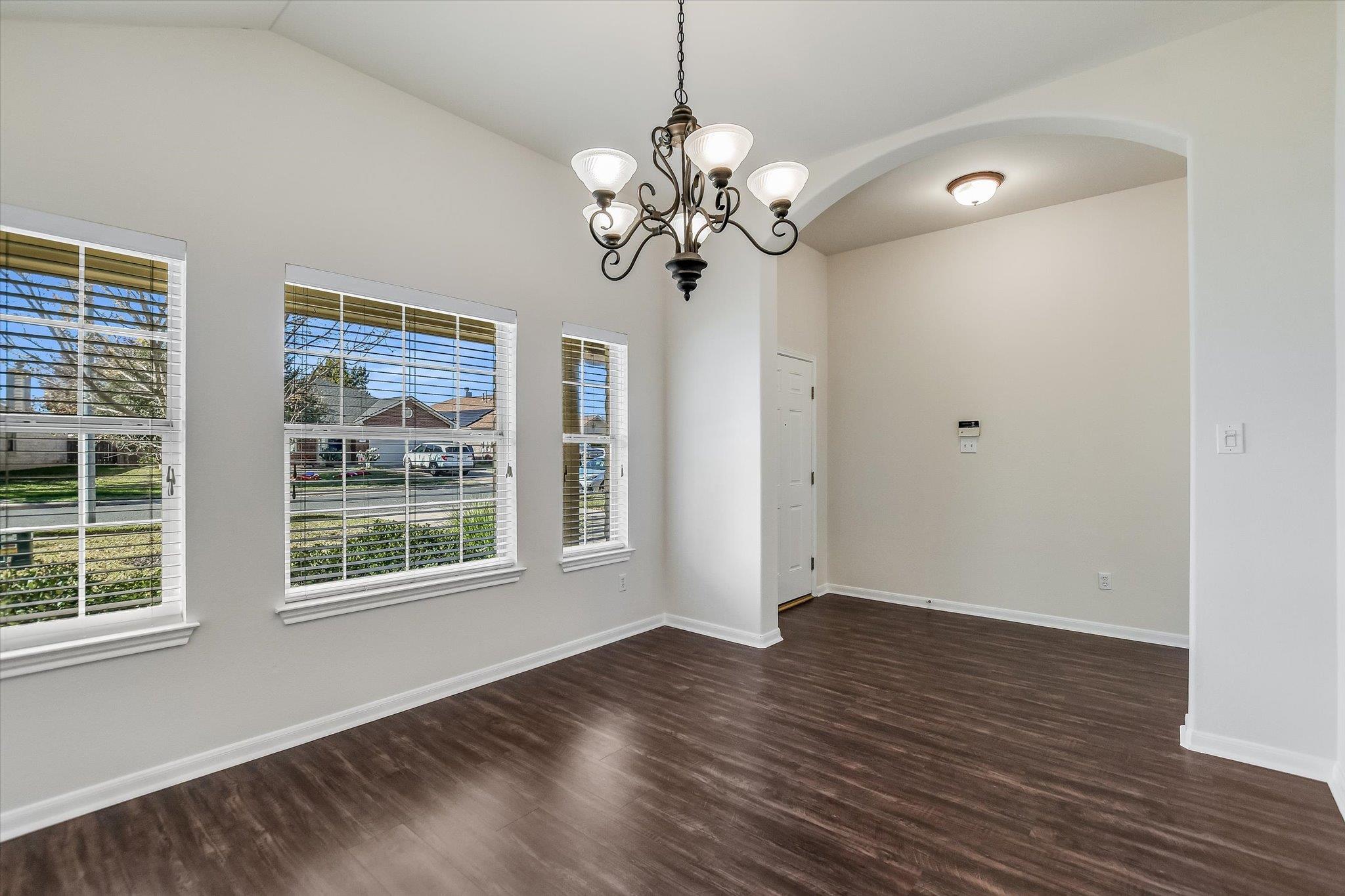 710 Ranier Ln, Round Rock, TX 78665