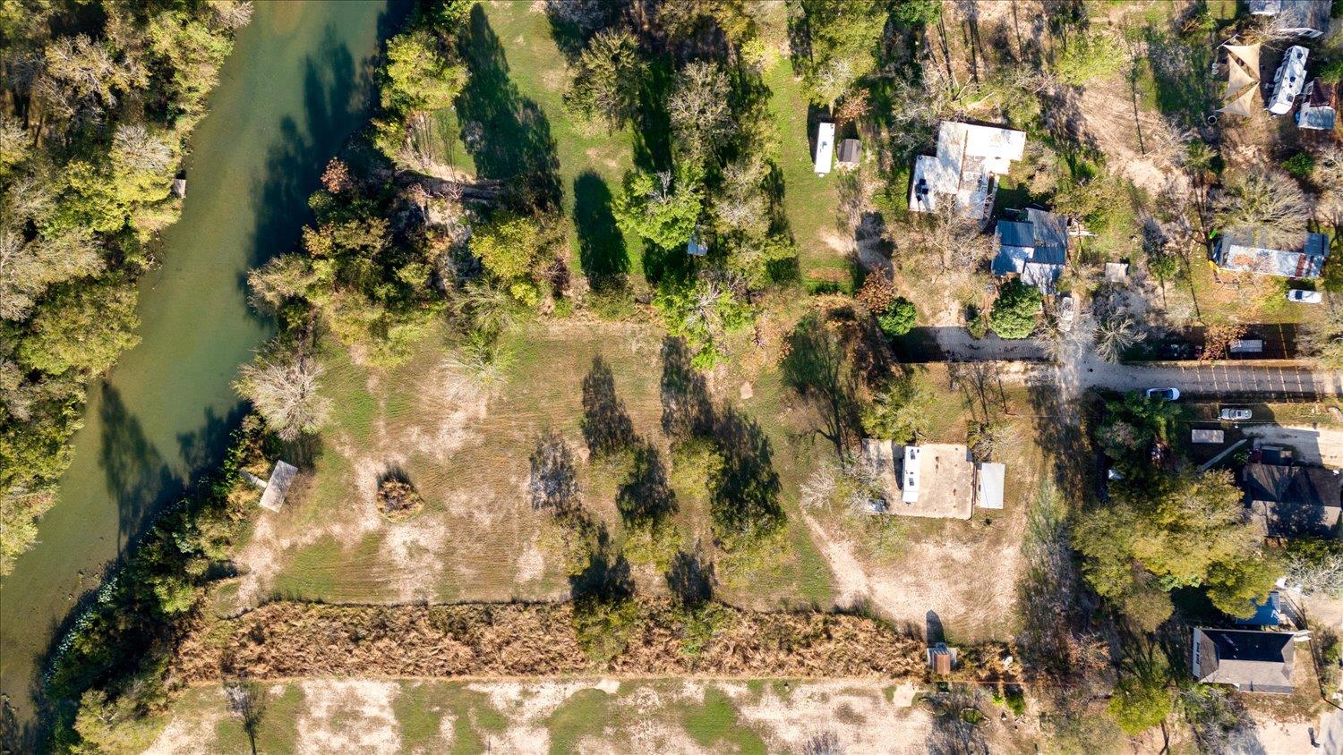 100 Arlene Ln, Martindale, TX 78655