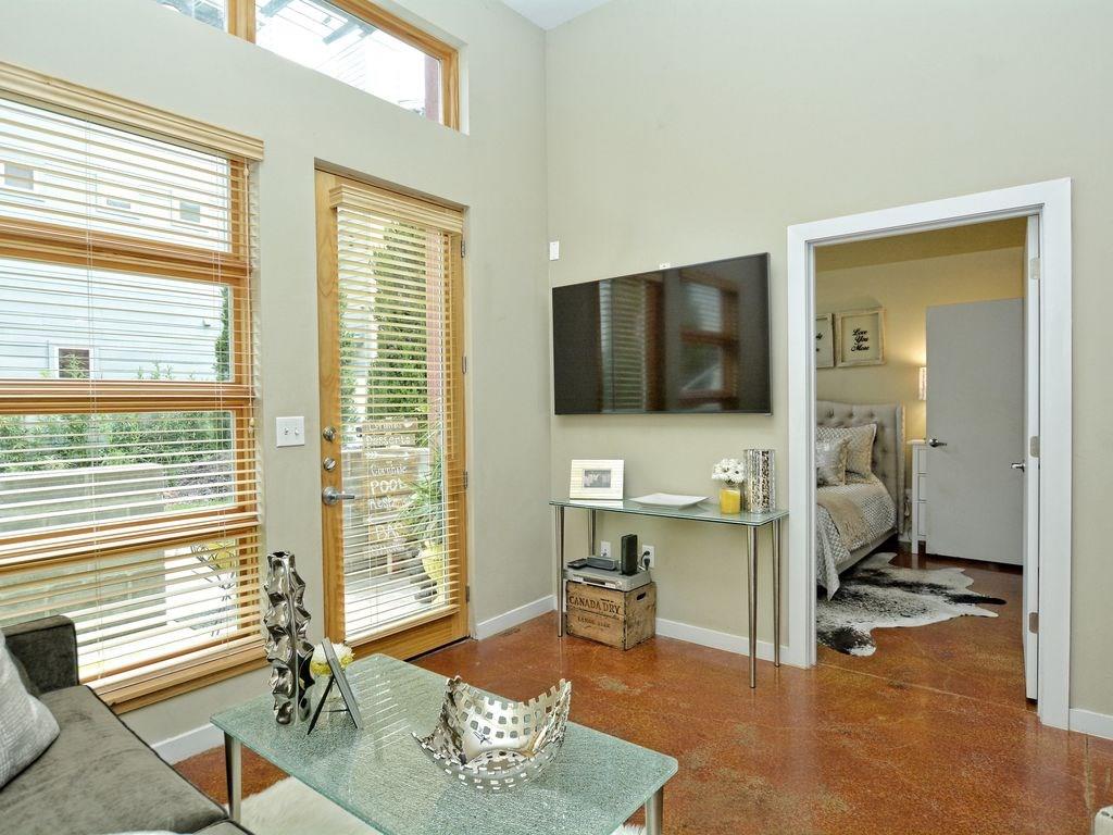 1601 E 5th St # 112, Austin, TX 78702