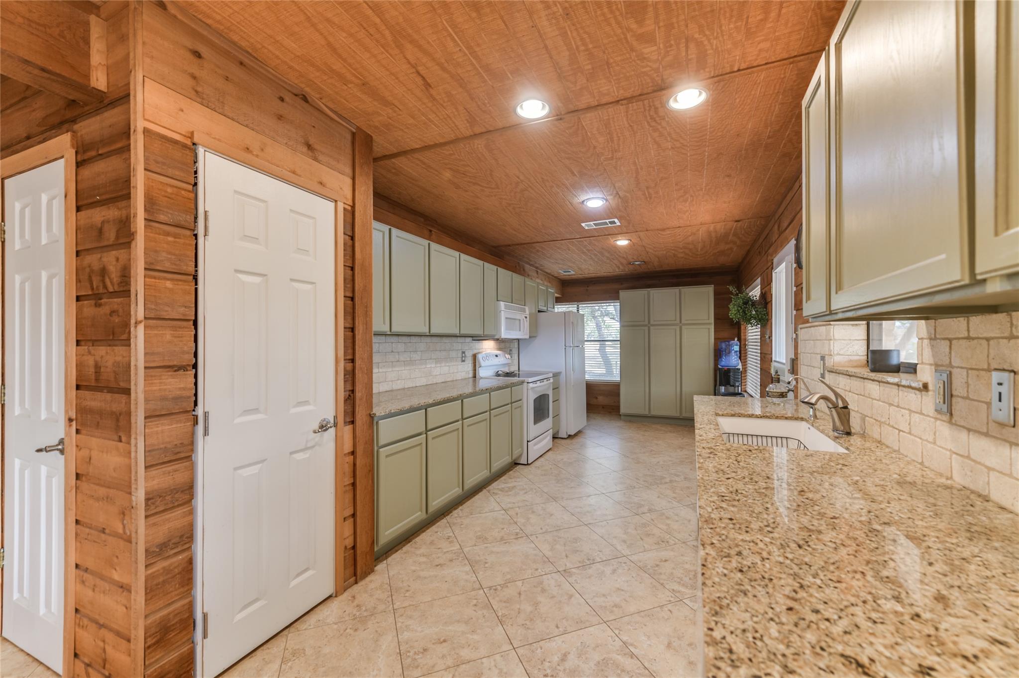 518 Curly H Ranch Rd, Dripping Springs, TX 78620
