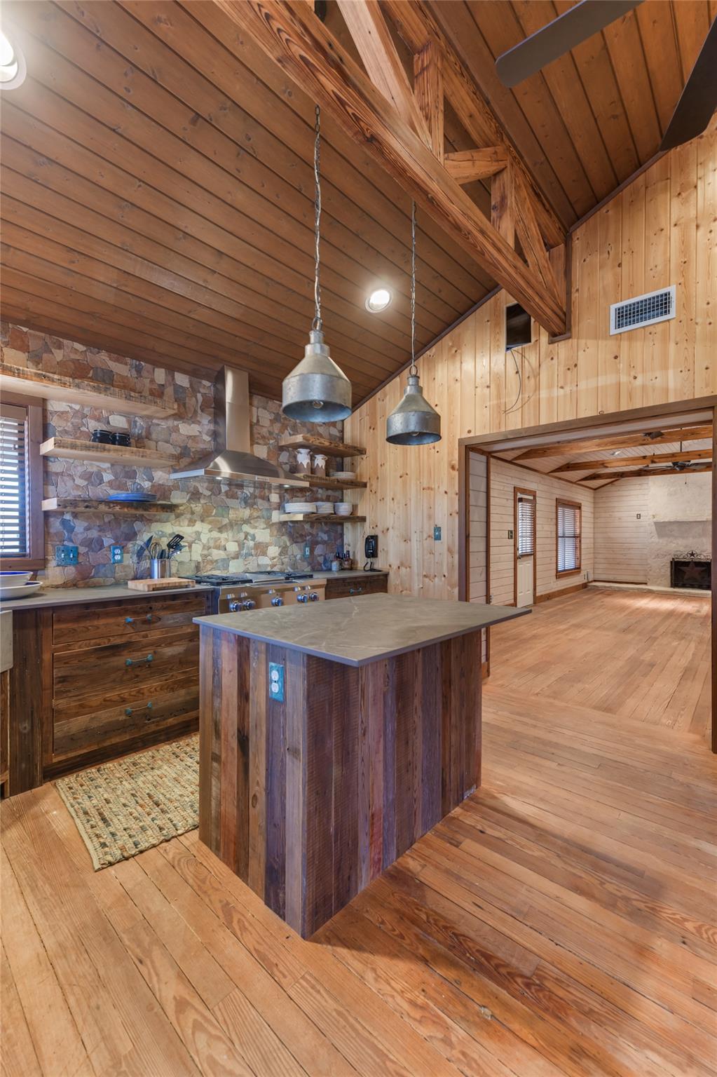 518 Curly H Ranch Rd, Dripping Springs, TX 78620