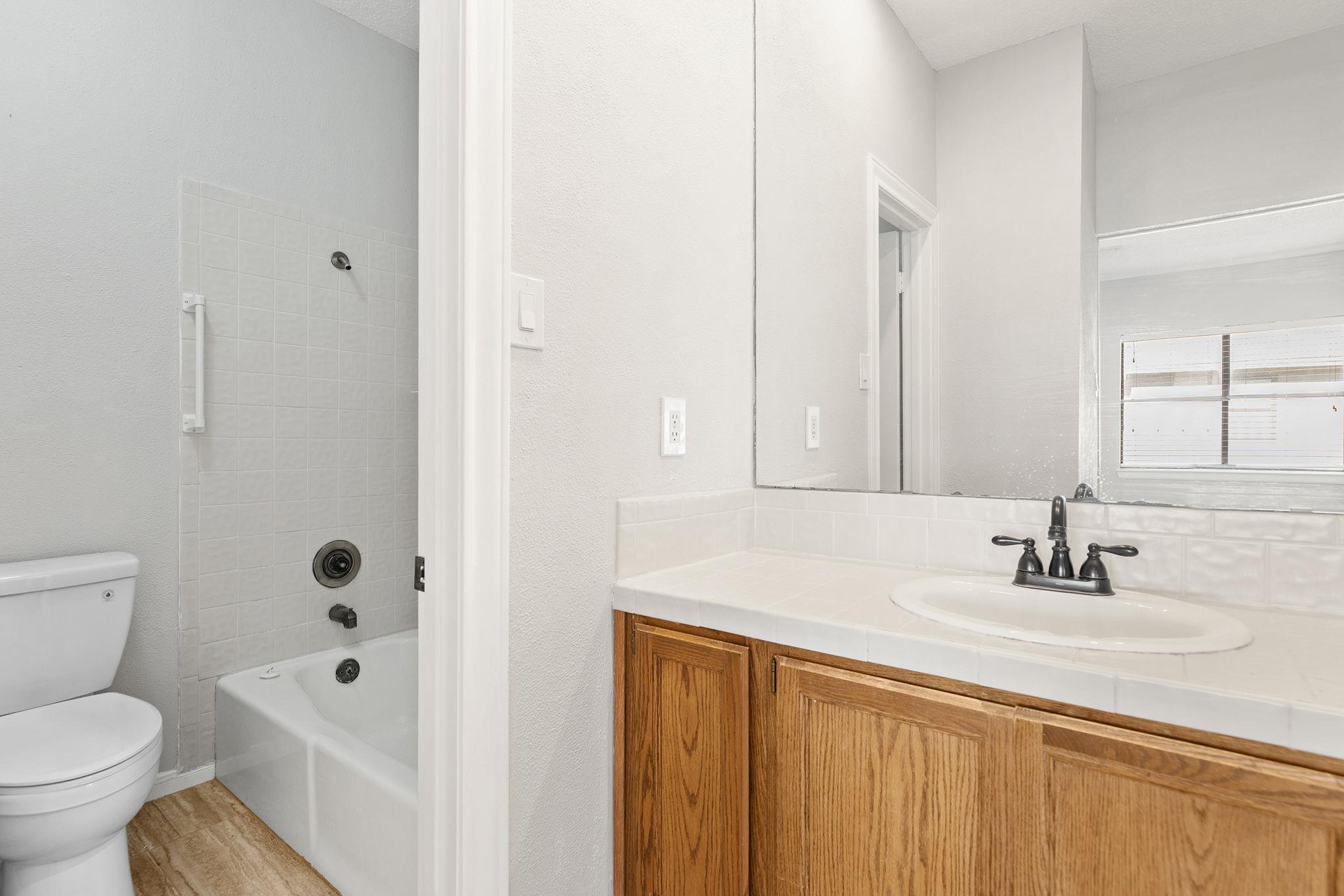 10819 Crown Colony Dr # 11, Austin, TX 78747