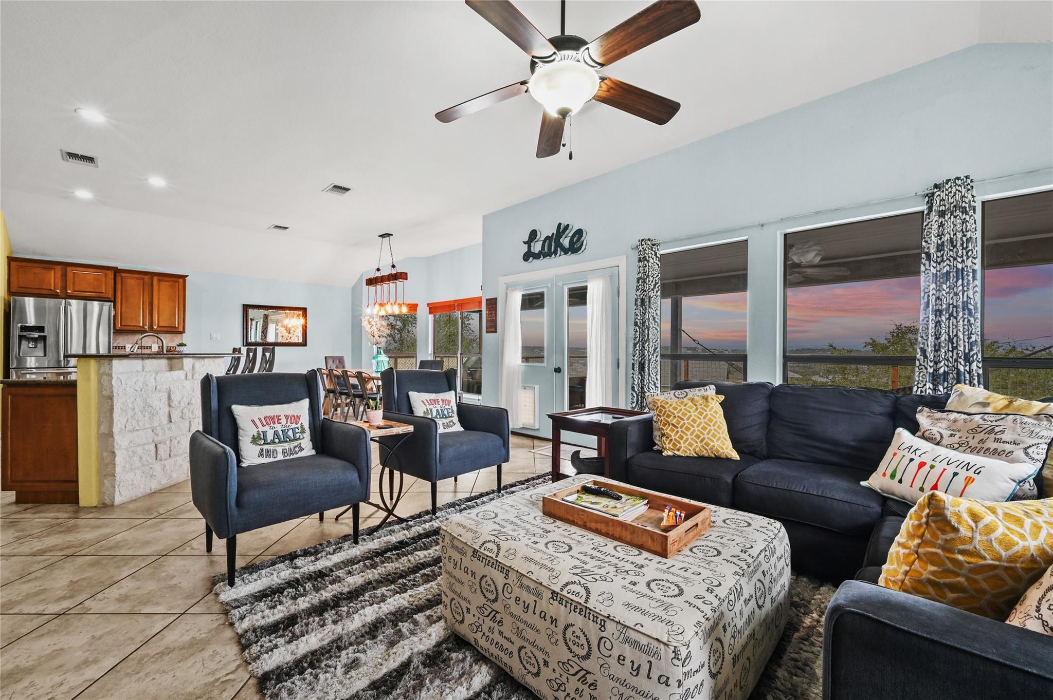 2720 Westview Dr, Canyon Lake, TX 78133