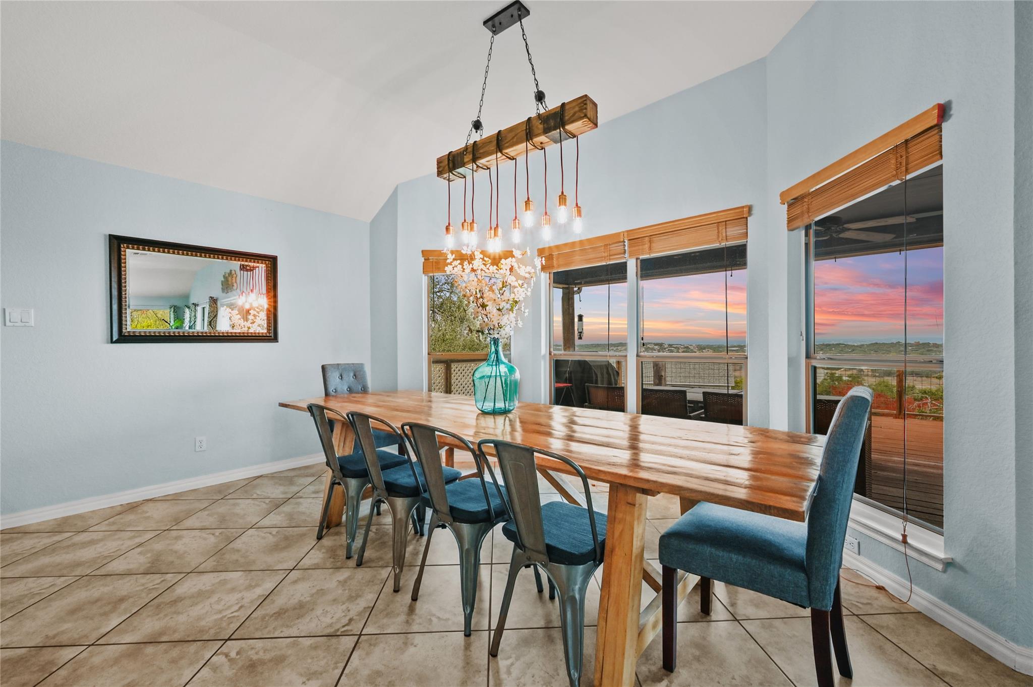 2720 Westview Dr, Canyon Lake, TX 78133