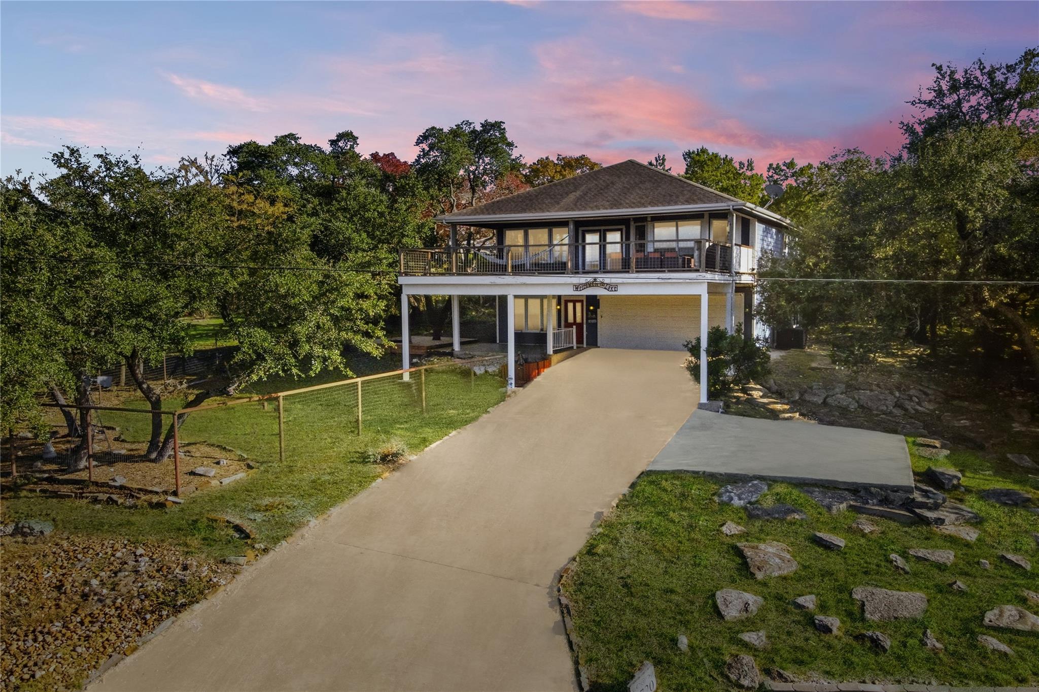 2720 Westview Dr, Canyon Lake, TX 78133