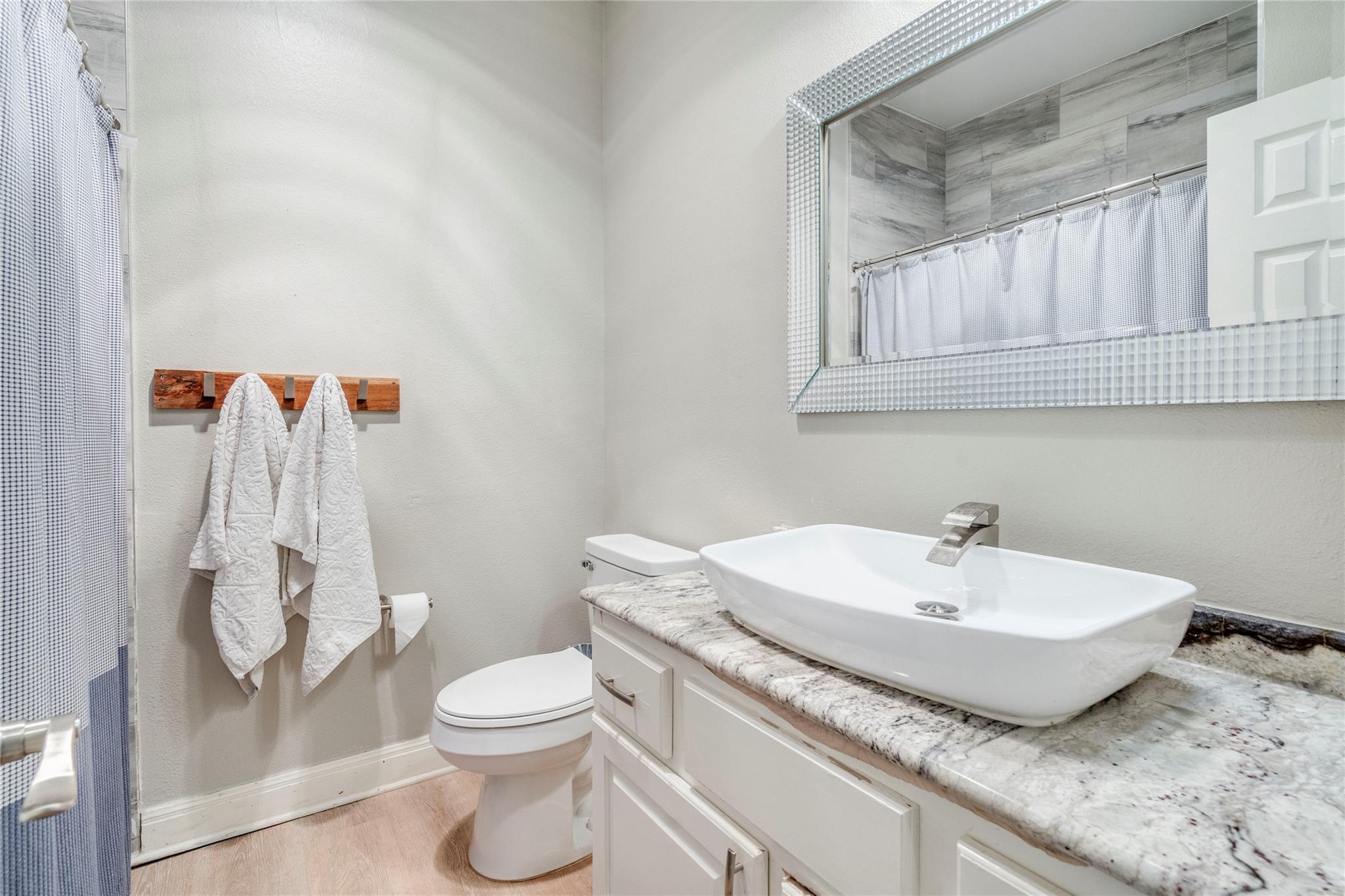 106 Rupen Ct, Lakeway, TX 78734