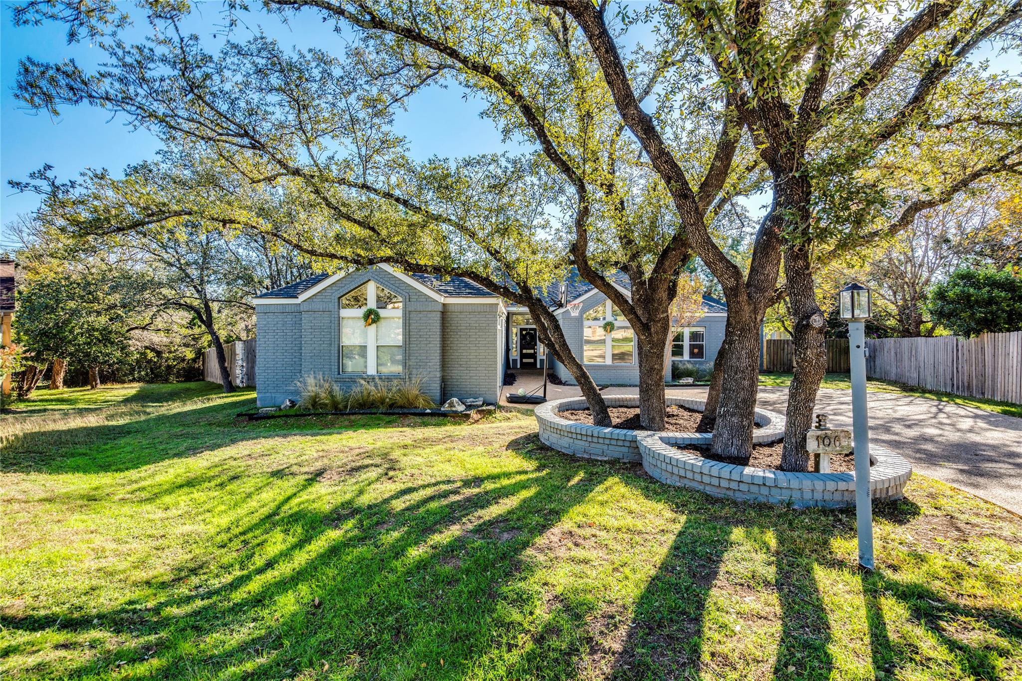 106 Rupen Ct, Lakeway, TX 78734