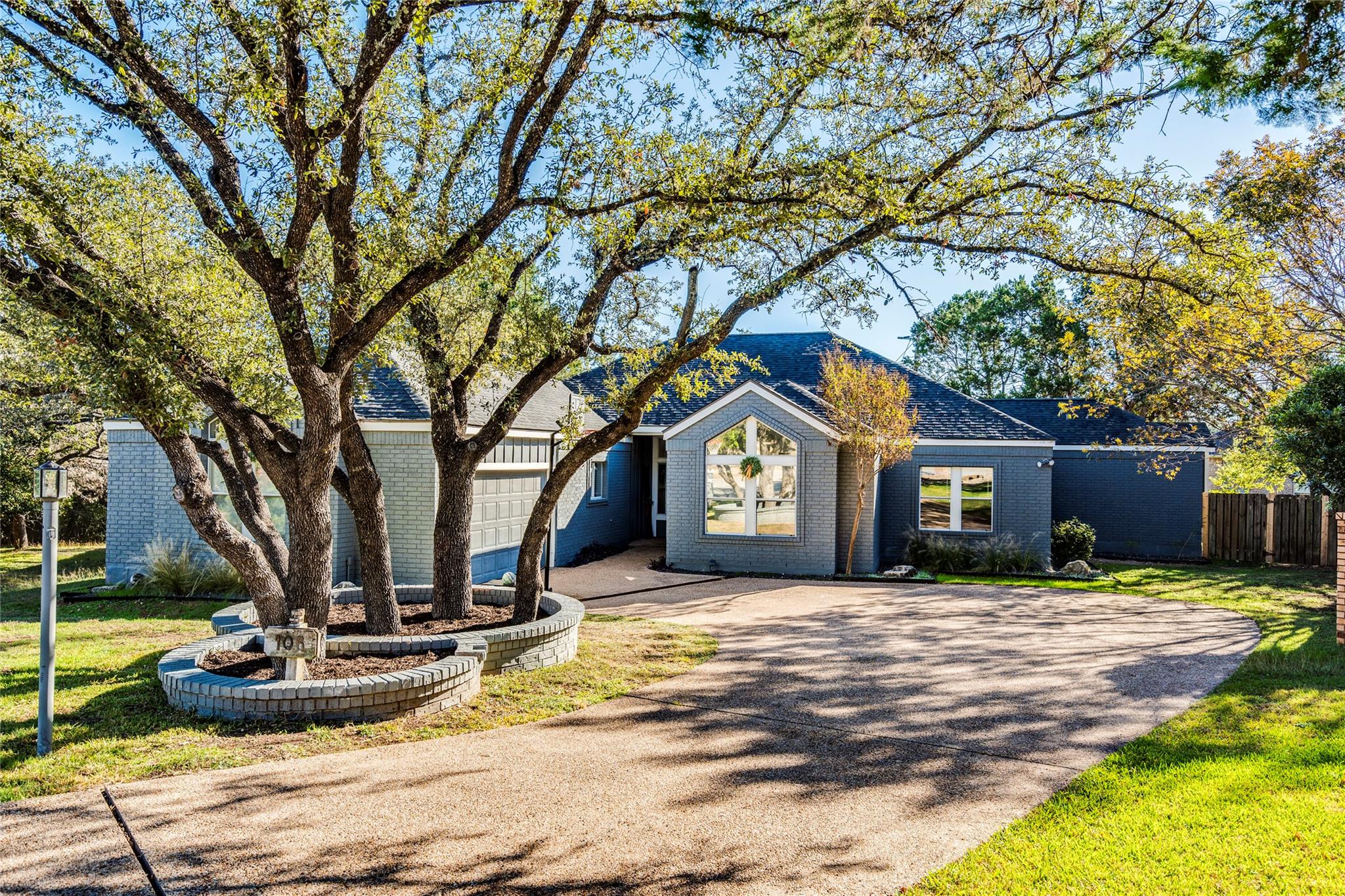 106 Rupen Ct, Lakeway, TX 78734