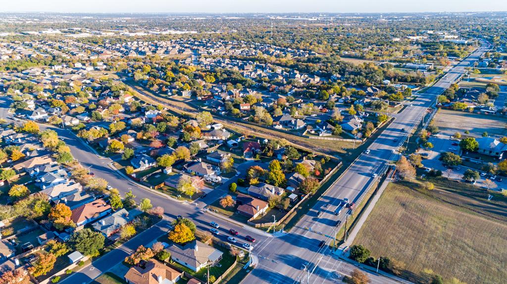 1001 Lantana Ct, Leander, TX 78641