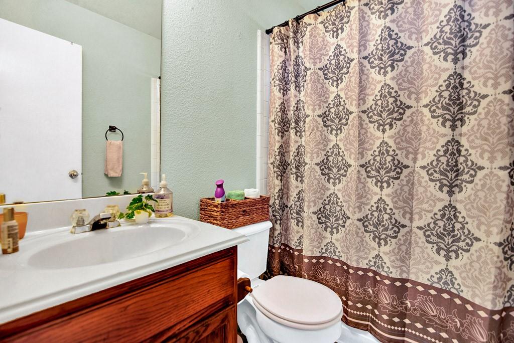 1001 Lantana Ct, Leander, TX 78641