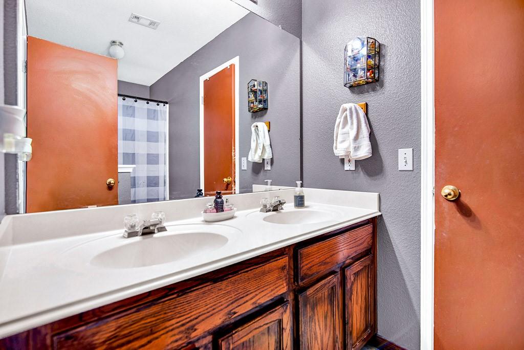 1001 Lantana Ct, Leander, TX 78641