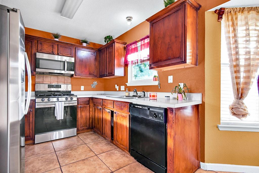 1001 Lantana Ct, Leander, TX 78641