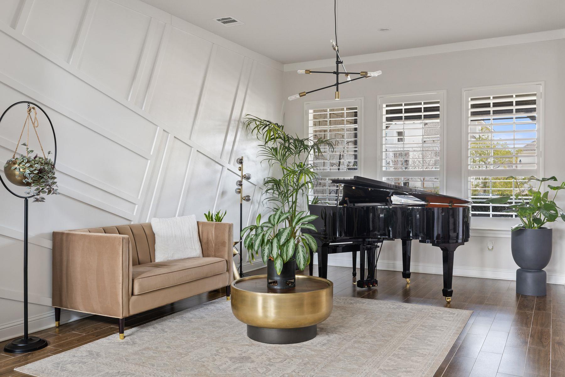 1617 Bardella Dr, Leander, TX 78641