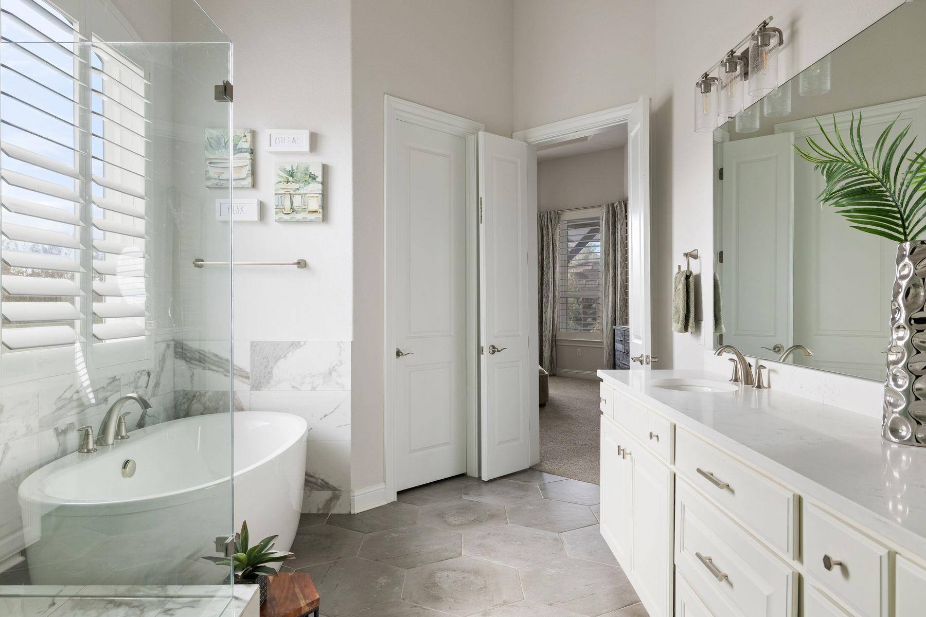 1617 Bardella Dr, Leander, TX 78641