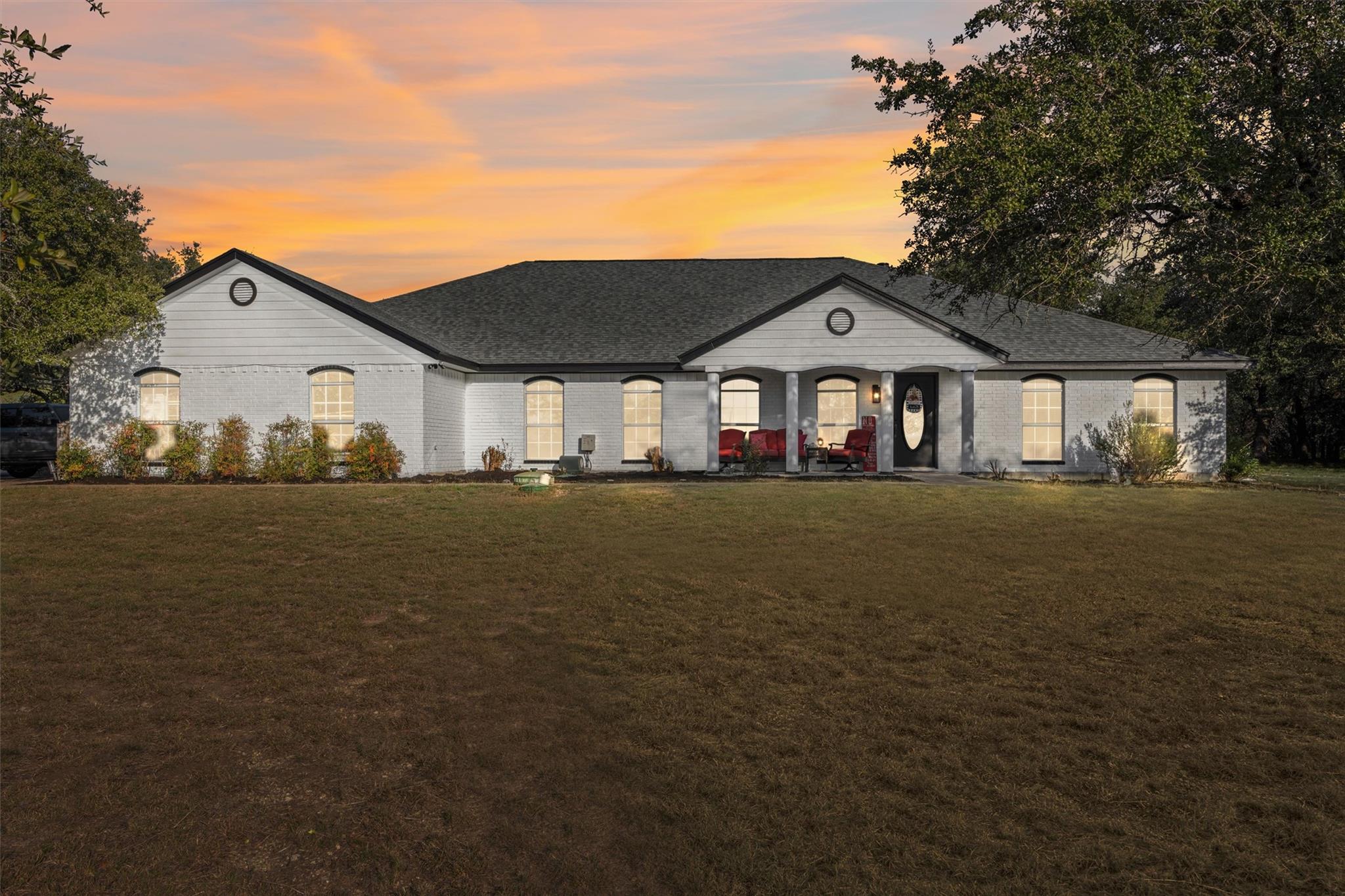 1216 Honeysuckle Dr, Killeen, TX 76549