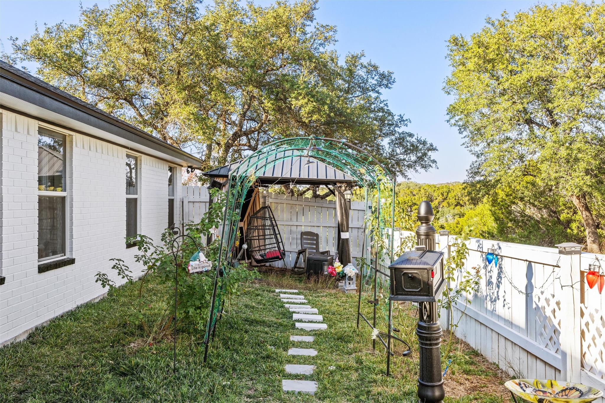 1216 Honeysuckle Dr, Killeen, TX 76549