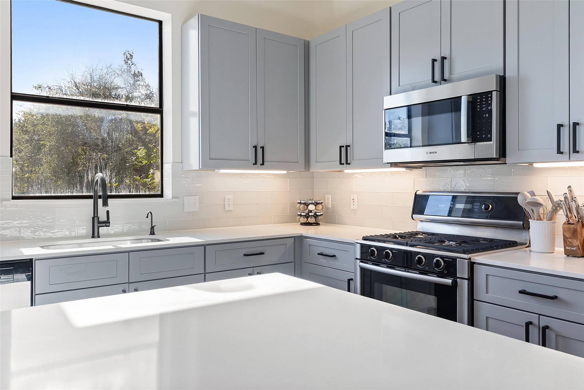 6000 S Congress Ave # 201, Austin, TX 78745