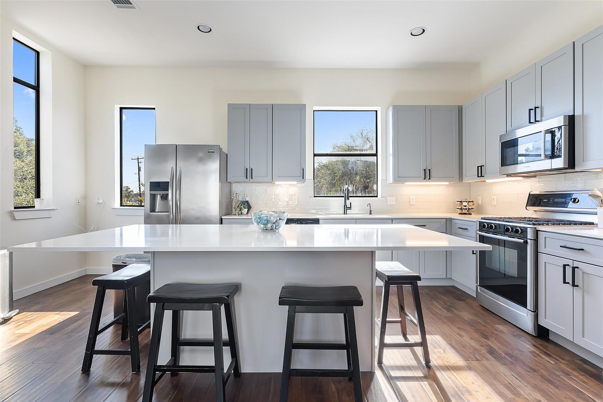 6000 S Congress Ave # 201, Austin, TX 78745