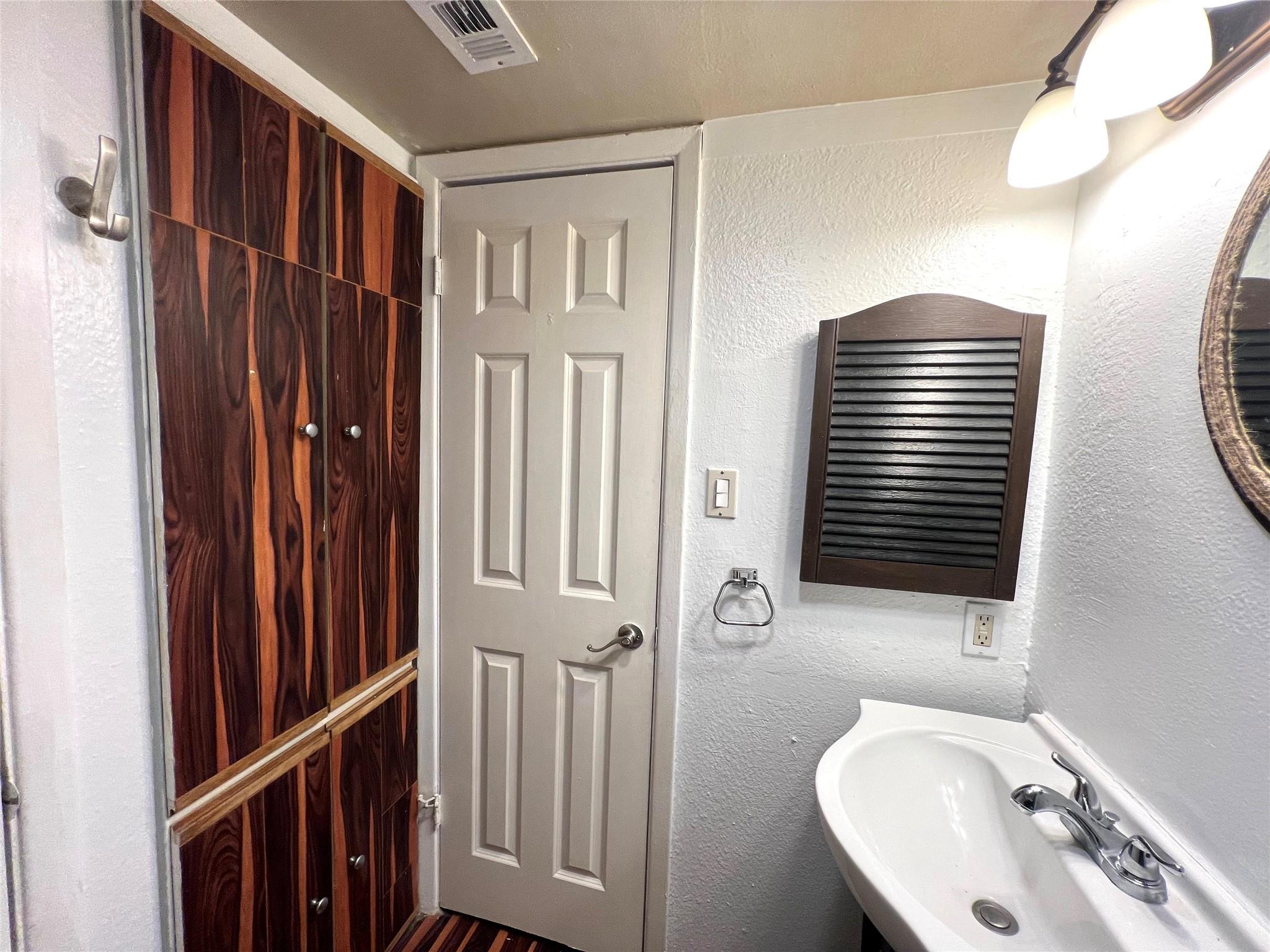 2500 Burleson Rd # 622, Austin, TX 78741